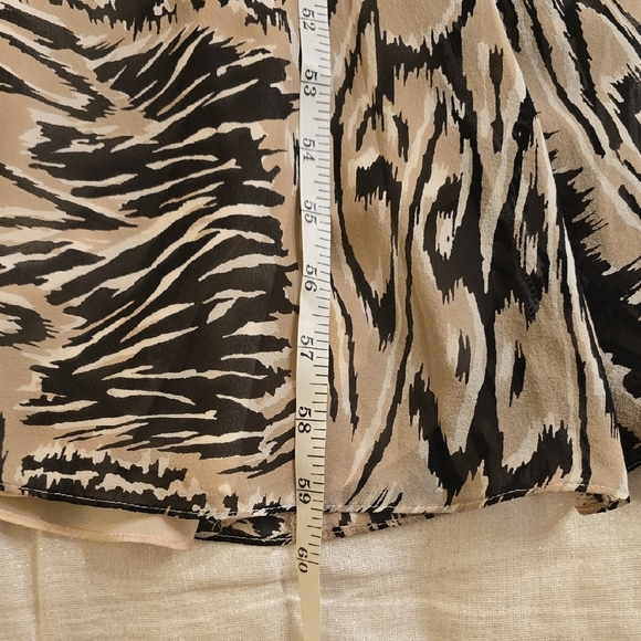 BCBGMaxAzria Silk Black and Cream Maxi Dress with Elegant Design - Picture 5 of 8